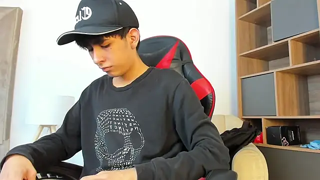 julian xx online show from 05-27-26, 07:11