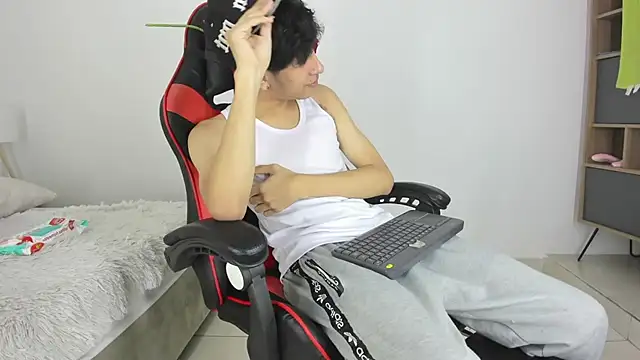 julian xx online show from 07-20-26, 07:38
