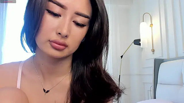 Snapshot of SayokoMia_S chatting on 01-06-26, 08:18 SayokoMia S online show from 01-06-26, 08:18