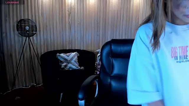 KayraLanne online show from 07-18-26, 03:54