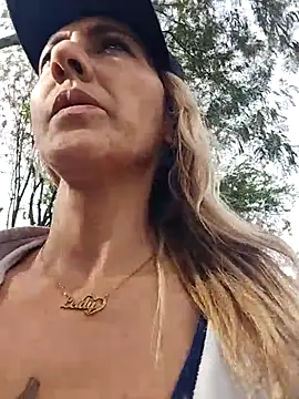 Snapshot of Monita_Med chatting on 03-21-26, 01:16 Monita Med online show from 03-21-26, 01:16