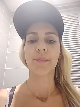 Snapshot of Monita_Med chatting on 03-23-26, 01:31 Monita Med online show from 03-23-26, 01:31