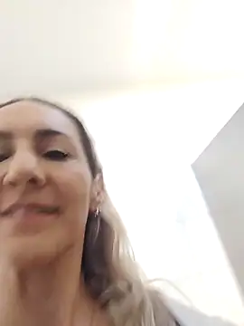 Snapshot of Monita_Med chatting on 04-08-26, 01:44 Monita Med online show from 04-08-26, 01:44