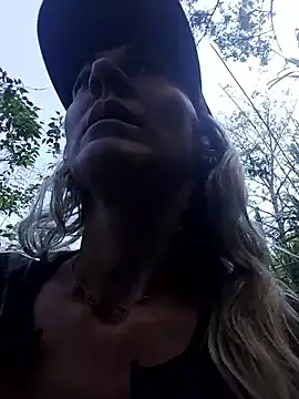 Snapshot of Monita_Med chatting on 04-12-26, 01:49 Monita Med online show from 04-12-26, 01:49