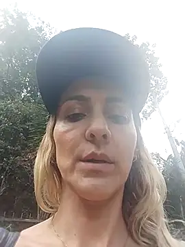 Snapshot of Monita_Med chatting on 04-14-26, 02:56 Monita Med online show from 04-14-26, 02:56