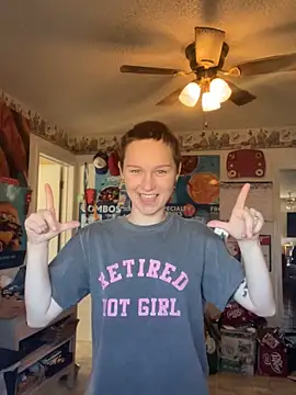 Snapshot of SugarNCinnamon chatting on 02-13-26, 03:30 SugarNCinnamon online show from 02-13-26, 03:30