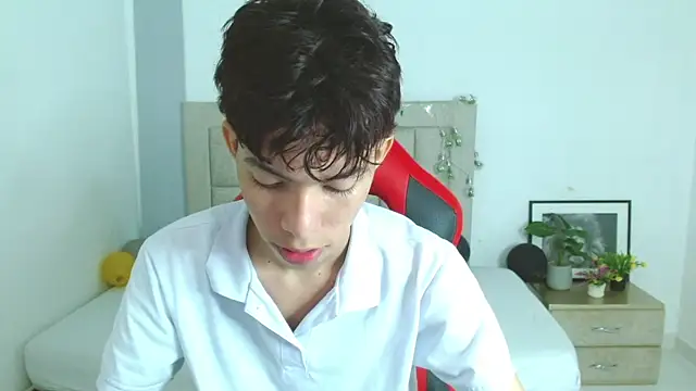 Nico  fox123 online show from 01-12-26, 06:02