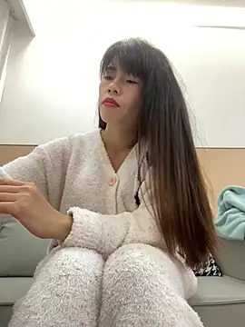 Snapshot of Miss_me29 chatting on 02-10-26, 02:15 Miss me29 online show from 02-10-26, 02:15