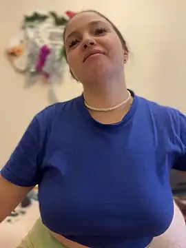 Snapshot of AlexaYvonne chatting on 02-03-26, 02:00 AlexaYvonne online show from 02-03-26, 02:00