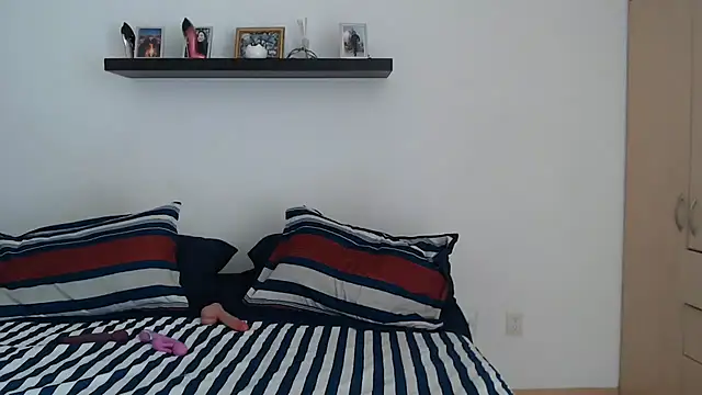 Snapshot of Melissaloves80 chatting on 05-20-26, 05:41 Melissaloves80 online show from 05-20-26, 05:41