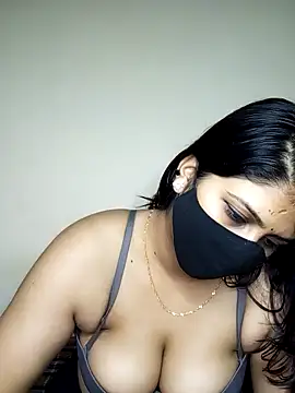 Snapshot of Kushi_Sharmaa chatting on 02-15-26, 07:51 Kushi Sharmaa online show from 02-15-26, 07:51