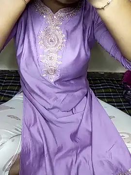 Snapshot of Kushi_Sharmaa chatting on 02-21-26, 05:19 Kushi Sharmaa online show from 02-21-26, 05:19