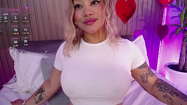 Snapshot of IndieMiller chatting on 02-17-26, 11:18 IndieMiller online show from 02-17-26, 11:18