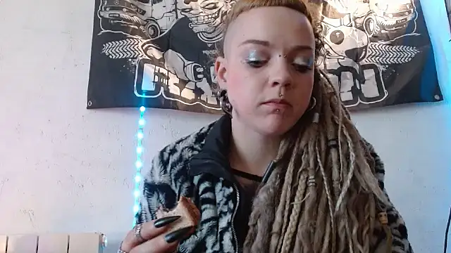 Snapshot of spiralhokkaido23 chatting on 02-15-26, 08:13 spiralhokkaido23 online show from 02-15-26, 08:13