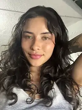 Snapshot of auroramooon chatting on 01-14-26, 03:34 auroramooon online show from 01-14-26, 03:34