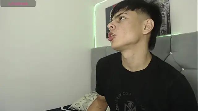 Loganjhonson19 online show from 01-12-26, 03:01