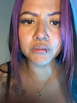 Snapshot of queen_of_you_heart chatting on 03-02-26, 02:58 queen of you heart online show from 03-02-26, 02:58