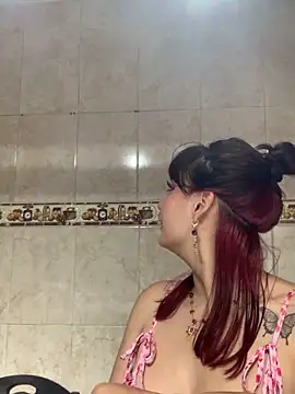 Snapshot of Ela_James_ chatting on 05-15-26, 04:47 Ela James online show from 05-15-26, 04:47