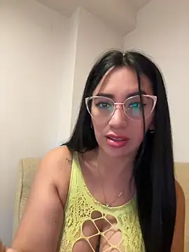 Snapshot of nataliia_queen_ chatting on 05-03-26, 02:28 nataliia queen online show from 05-03-26, 02:28