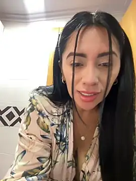 Snapshot of nataliia_queen_ chatting on 05-24-26, 05:40 nataliia queen online show from 05-24-26, 05:40