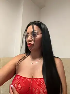 Snapshot of nataliia_queen_ chatting on 05-27-26, 10:40 nataliia queen online show from 05-27-26, 10:40