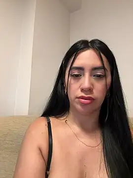 Snapshot of nataliia_queen_ chatting on 06-06-26, 06:01 nataliia queen online show from 06-06-26, 06:01