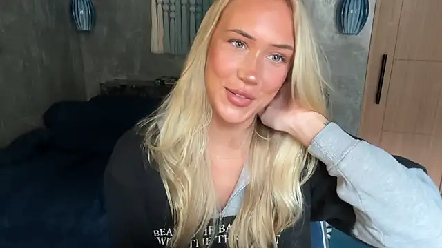 Snapshot of livsslife chatting on 02-22-26, 03:18 livsslife online show from 02-22-26, 03:18