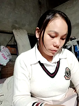 Snapshot of vanvan005 chatting on 02-17-26, 11:18 vanvan005 online show from 02-17-26, 11:18