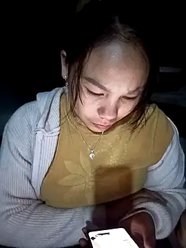 Snapshot of vanvan005 chatting on 02-19-26, 12:23 vanvan005 online show from 02-19-26, 12:23