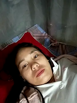 Snapshot of vanvan005 chatting on 03-04-26, 12:49 vanvan005 online show from 03-04-26, 12:49