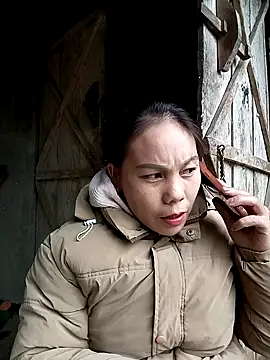 Snapshot of vanvan005 chatting on 03-06-26, 03:03 vanvan005 online show from 03-06-26, 03:03