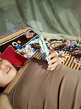 Snapshot of vanvan005 chatting on 04-14-26, 01:28 vanvan005 online show from 04-14-26, 01:28