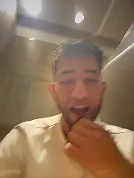 Snapshot of liam_bronw chatting on 06-19-26, 08:01 liam bronw online show from 06-19-26, 08:01