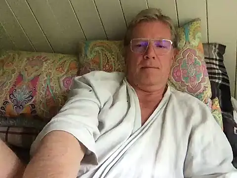 Snapshot of abibull chatting on 05-17-26, 08:12 abibull online show from 05-17-26, 08:12