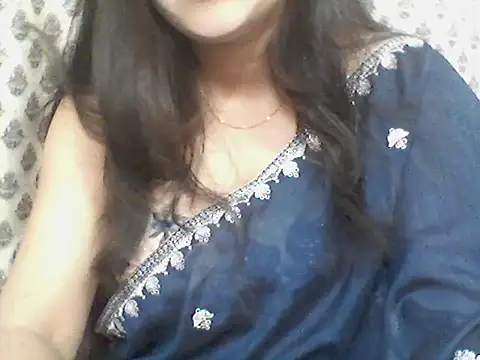 Snapshot of _Daisy chatting on 04-19-26, 06:43 Daisy online show from 04-19-26, 06:43