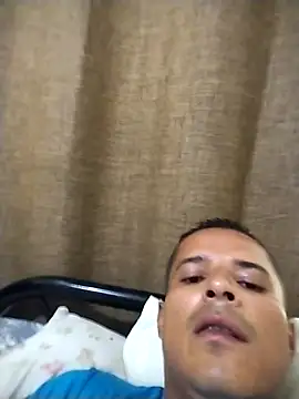 Snapshot of Gracho_25 chatting on 02-06-26, 06:33 Gracho 25 online show from 02-06-26, 06:33