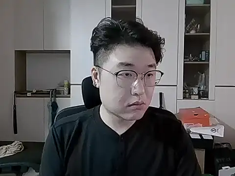 W0Ijn online show from 05-08-26, 02:39
