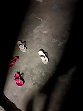 Hot hiuj online show from 04-15-26, 04:47