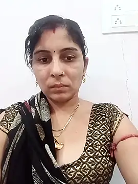 Snapshot of Hot_ree85 chatting on 04-22-26, 07:11 Hot ree85 online show from 04-22-26, 07:11