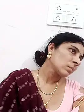 Snapshot of Hot_ree85 chatting on 04-25-26, 06:49 Hot ree85 online show from 04-25-26, 06:49