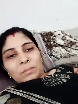 Snapshot of Hot_ree85 chatting on 04-28-26, 10:20 Hot ree85 online show from 04-28-26, 10:20