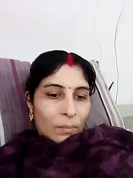 Snapshot of Hot_ree85 chatting on 04-30-26, 10:32 Hot ree85 online show from 04-30-26, 10:32