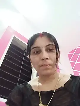 Snapshot of Hot_ree85 chatting on 05-19-26, 09:15 Hot ree85 online show from 05-19-26, 09:15