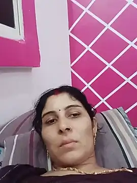 Snapshot of Hot_ree85 chatting on 05-29-26, 04:10 Hot ree85 online show from 05-29-26, 04:10