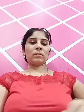 Snapshot of Hot_ree85 chatting on 05-31-26, 06:09 Hot ree85 online show from 05-31-26, 06:09