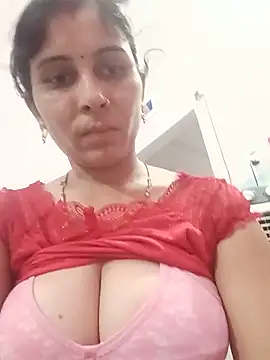 Snapshot of Hot_ree85 chatting on 06-03-26, 05:29 Hot ree85 online show from 06-03-26, 05:29