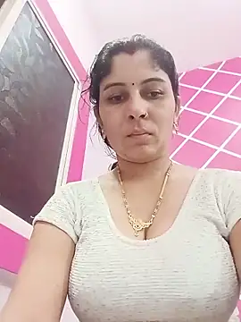 Snapshot of Hot_ree85 chatting on 06-05-26, 01:56 Hot ree85 online show from 06-05-26, 01:56