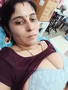 Snapshot of Hot_ree85 chatting on 06-29-26, 10:59 Hot ree85 online show from 06-29-26, 10:59
