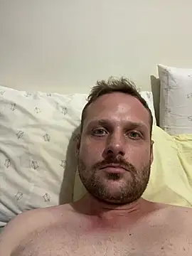 Snapshot of catarinenseputo chatting on 02-26-26, 02:27 catarinenseputo online show from 02-26-26, 02:27