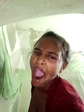 Snapshot of Jan_692 chatting on 02-11-26, 10:48 Jan 692 online show from 02-11-26, 10:48